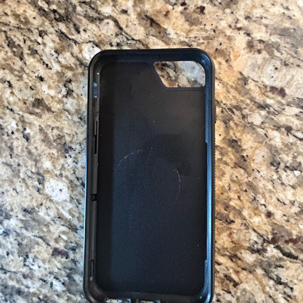 iPhone SE - Picture 5 of 6